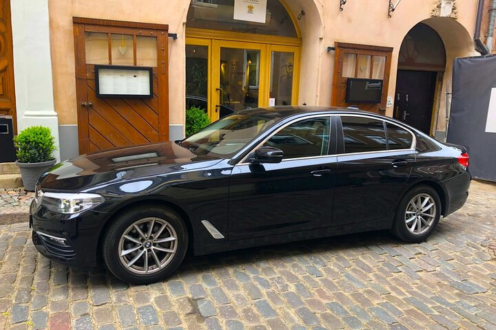 Airport transfer service in Brussels APT-HTL(BRU) - Photo 1 of 6