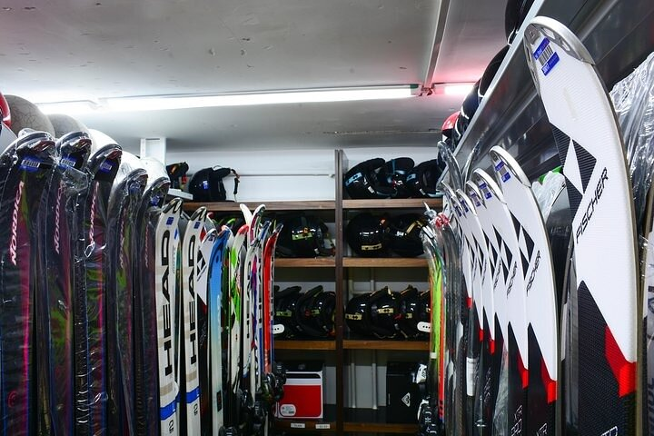 Ski and Snowboard equipment rental in Bansko - Photo 1 of 5