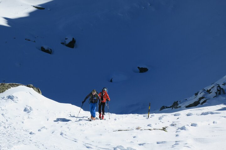 Snowshoeing hire in Borovets - Photo 1 of 3