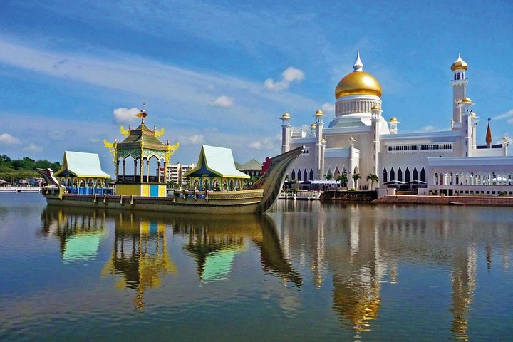 Brunei Half Day City Tour with Royal Regalia, Istana Nurul Iman & Kampung Ayer - Photo 1 of 22