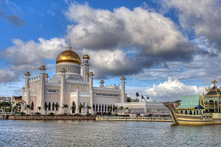 Brunei Half Day City Tour with Royal Regalia, Istana Nurul Iman & Kampung Ayer - Photo 1 of 22