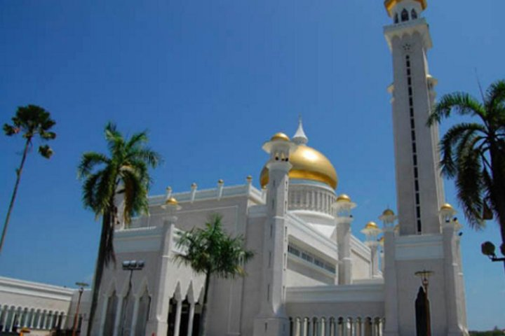 Sultan Omar Ali Saifuddien Mosque