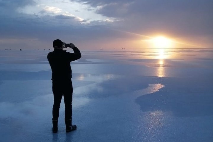 Uyuni salt flats: Full day with sunset and starlight tour. - Photo 1 of 12