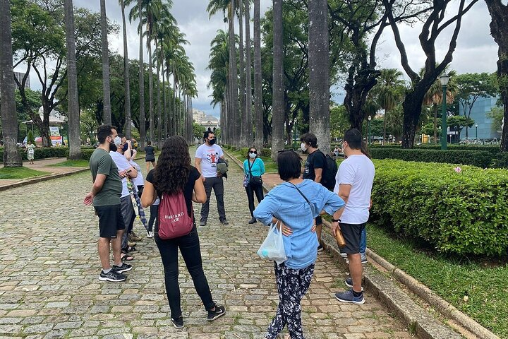 Stop at Praça da Liberdade, to tell remarkable stories and myths of the capital of Minas Gerais and its writers.