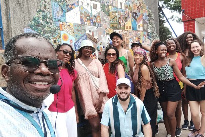 Visit the Dona Marta community and our local guide and preceptor René.