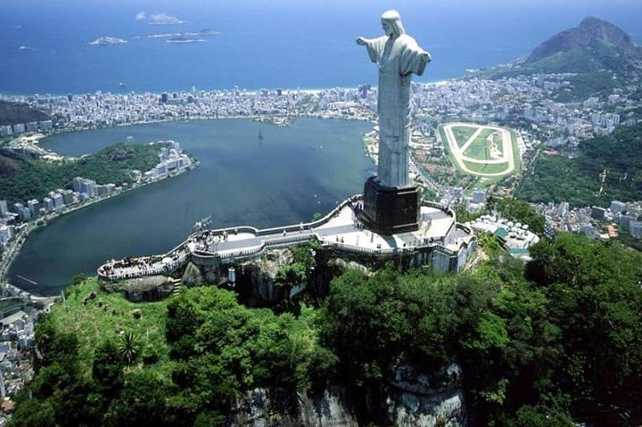 Christ Redeemer and Rodrigo de Freitas Lagoon