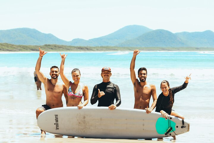 Surf Lesson with Qualified Instructor in Florianópolis - Photo 1 of 17