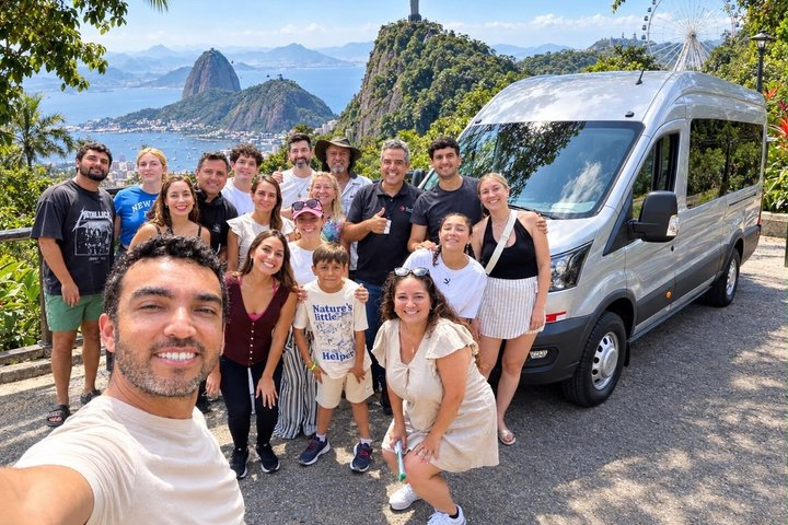 Van Service - Rio Your Way - Photo 1 of 10