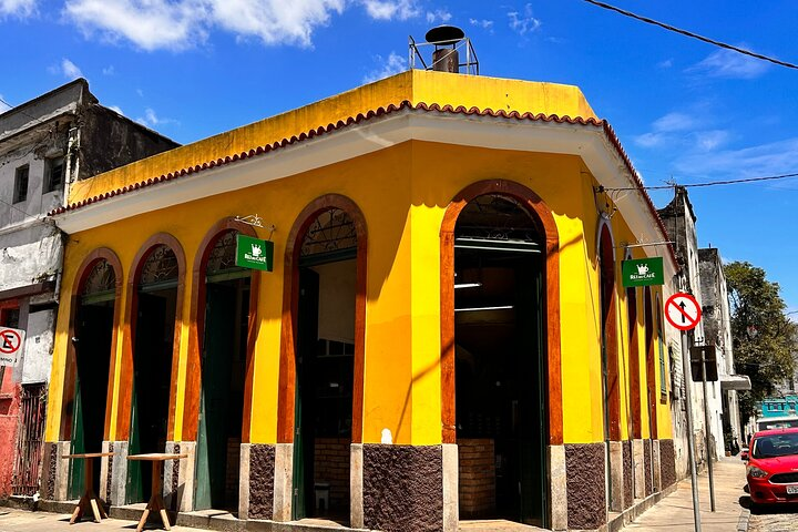 Facade of the King of Coffee