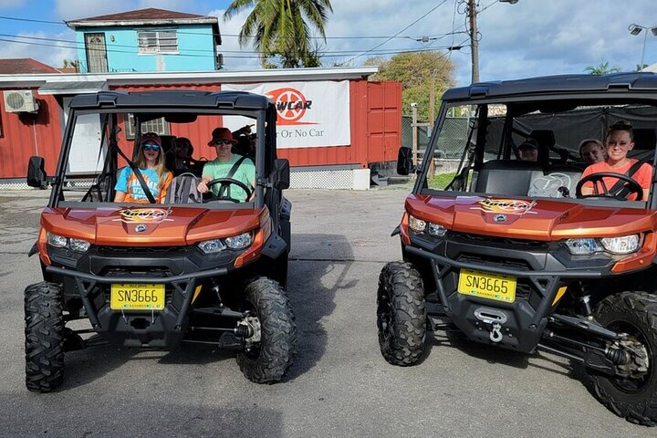 Nassau Narrated Jeep tour with Full Bahamian Lunch and Drink  - Photo 1 of 9
