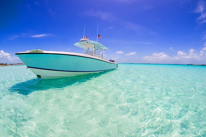 Private Round Trip Nassau BahaMar and Atlantis Surrounding Hotels - Photo 1 of 10