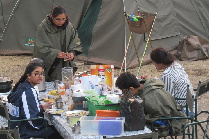Breakfast time in khwai before a game drive