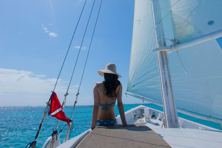 Ambergris Caye Sunset Sail Tour on the 40' Sirena Azul Sailboat - Photo 1 of 7