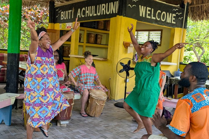 Authentic Garifuna Drumming and Dancing Class in Hopkins Belize - Photo 1 of 25