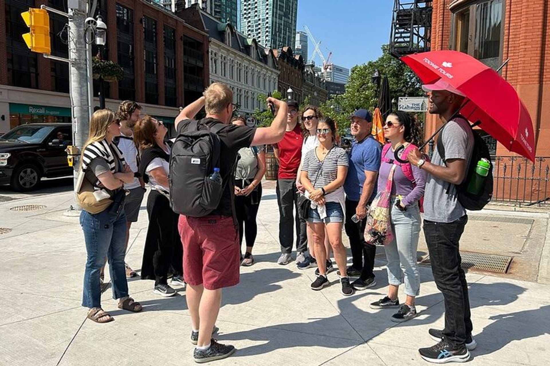 Toronto: City Walking Tour