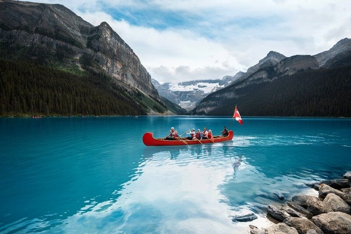 6-Day Rockies & Drumheller Tour: Banff, Jasper, Icefields Parkway - Photo 1 of 17