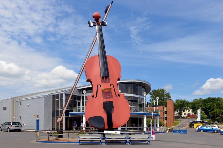 Giant Fiddle