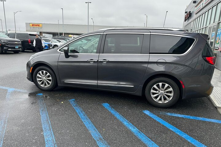 Calgary Airport (YYC) to Jasper - Round-Trip Private Transfer - Photo 1 of 15