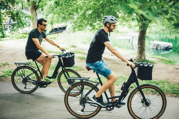 Daily Montreal Bike Rental- Be your own guide in Montreal - Photo 1 of 6