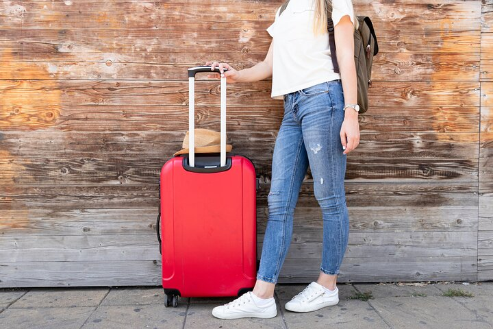 Unload your luggage with us!