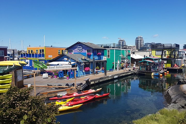 A guided tour at iconic Fisherman's wharf.