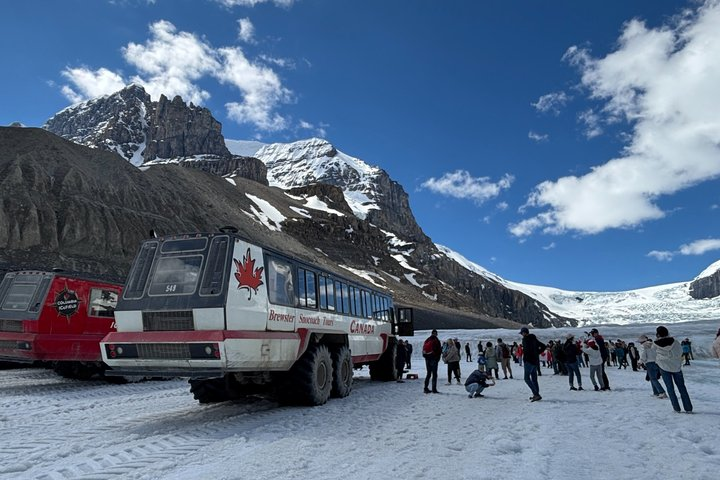Along Icefields Parkway: Peyto Lake, Bow Lake & Columbia Icefield - Photo 1 of 5