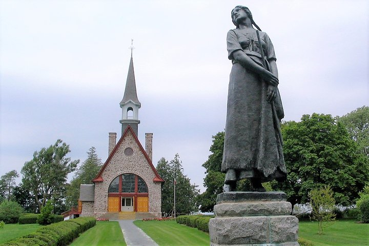 Grand Pre you can admire the statue of Evangeline, heroine of an epic Longfellow poem.
