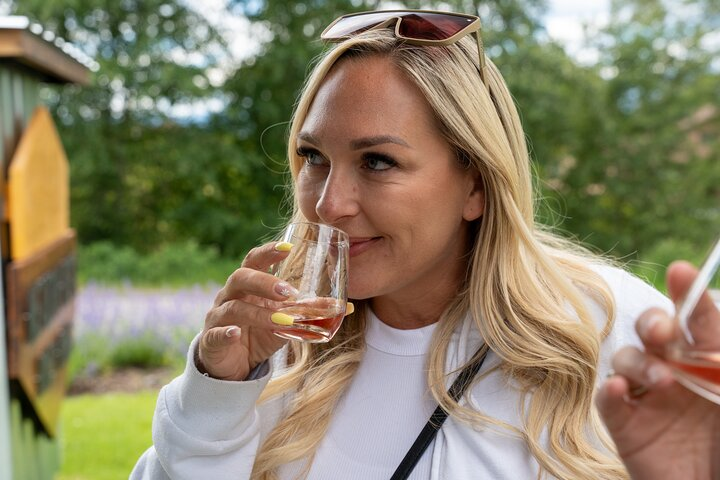 Kelowna E-Bike Bee Tour, Tastings, Organic Lunch & Audio Guide - Photo 1 of 21