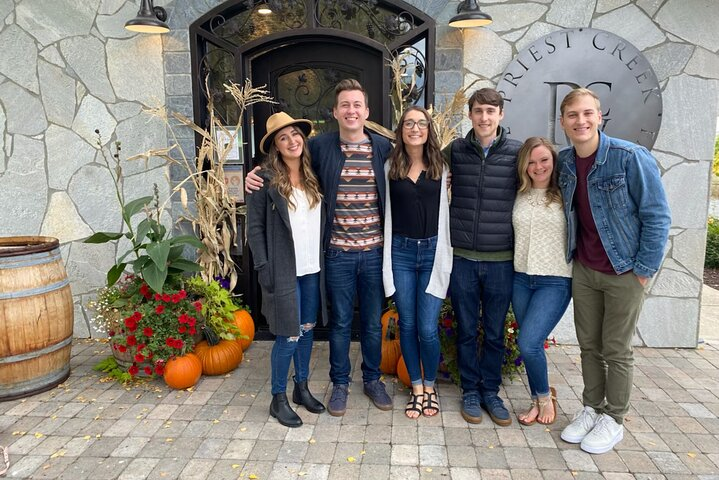 East Kelowna Full Day Lunch Wine Tour-Incl Tastings & Guide Grat! - Photo 1 of 3