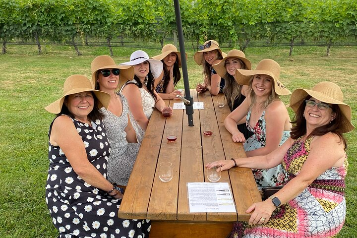 East Kelowna Half Day Wine Tour- Incl. Tasting Fees & Guide Grat! - Photo 1 of 2