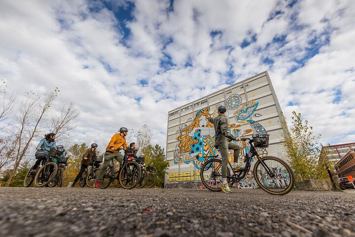 Bike / E-bike tour : Plateau, Mile-End, Jean-Talon Market by Fitz - Photo 1 of 14