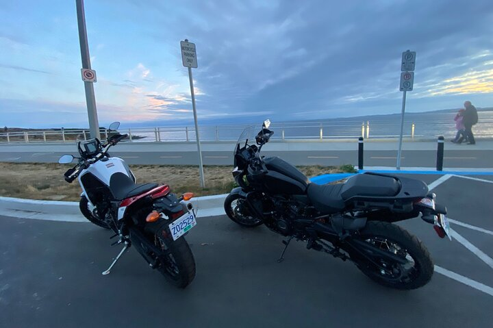 Motorcycle Rental in Sidney - Photo 1 of 12
