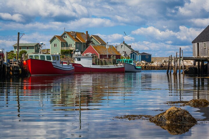 Halifax Peggy’s Cove Express - Photo 1 of 6