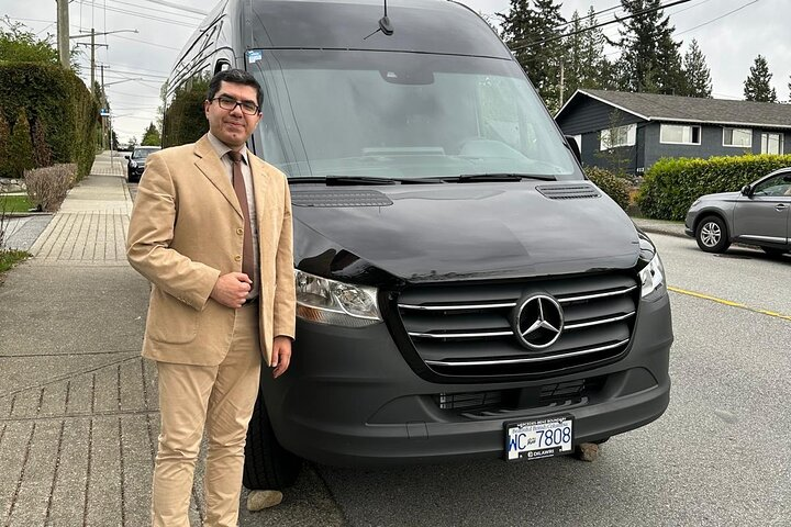Private Guided Grand City Tour in Vancouver with your luggage - Photo 1 of 25