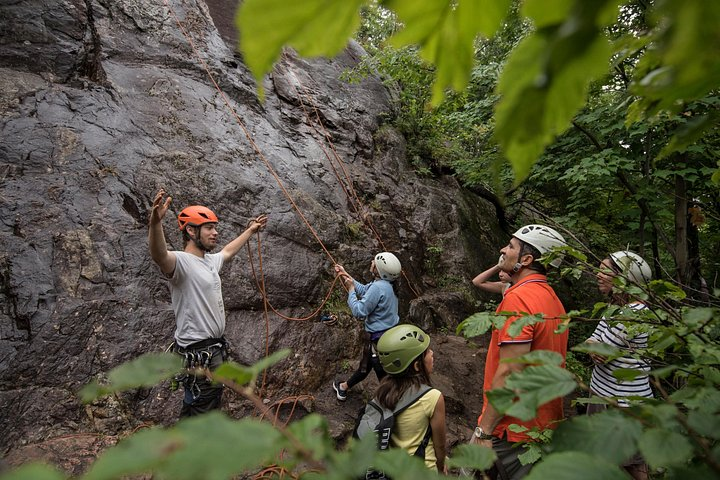 Rock Climbing in Mont-Tremblant - Photo 1 of 7
