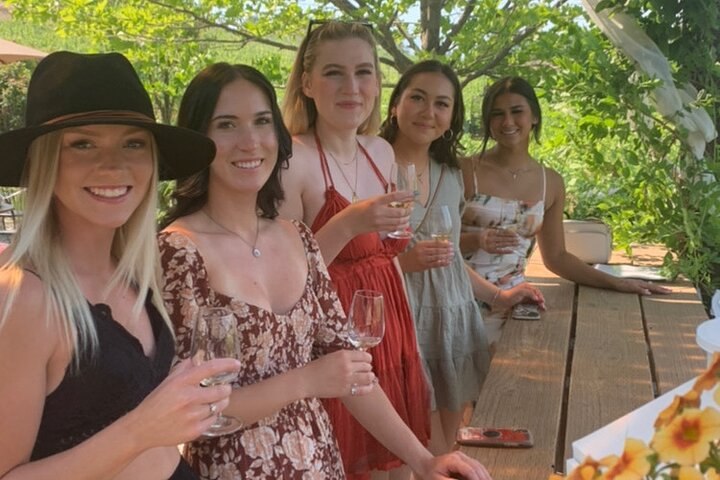 Lake Country Half Day Wine Tour- Incl. Tasting Fees & Guide Grat! - Photo 1 of 12