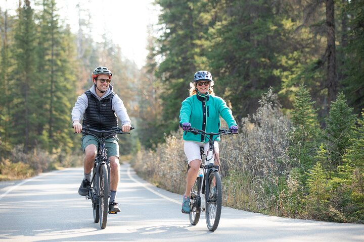 Small Group E-Bike Tour the Banff Local Explorer - Photo 1 of 6
