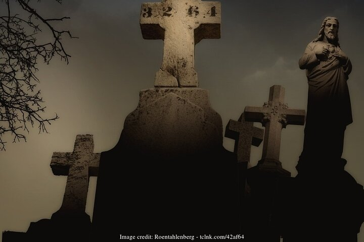 The Ghosts of Old Montreal: Private 1.5-hour Spooky Tour - Photo 1 of 8