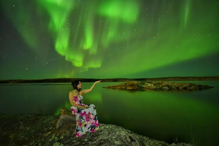 The greatest aurora tour in yellowknife - Photo 1 of 12