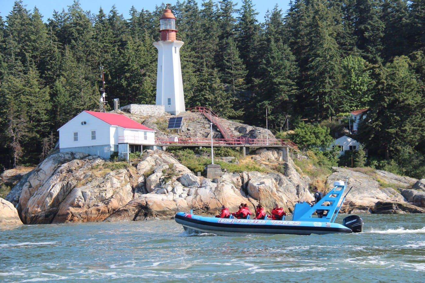 Vancouver: Sightseeing Bus & Boat Tour with Granville Island Market - Photo 1 of 8