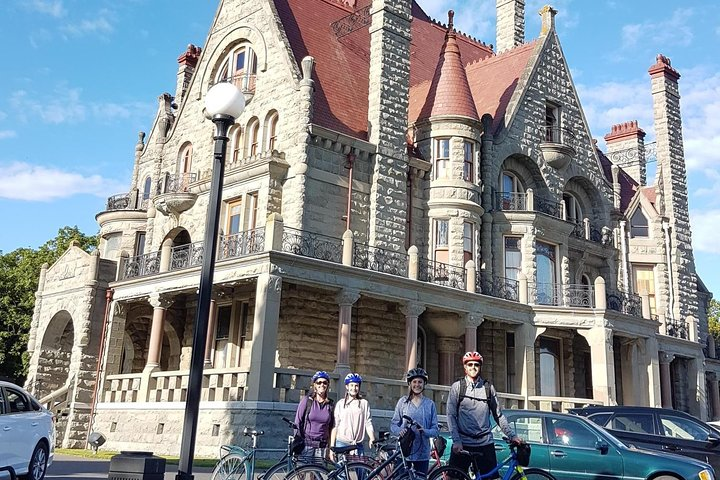 Bike through Craigdarroch Castle