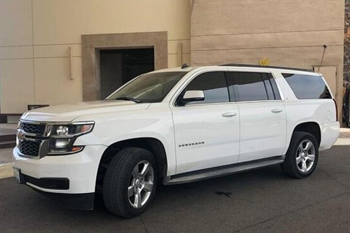 Winnipeg One way Private transfer from/to the Airport - Photo 1 of 4