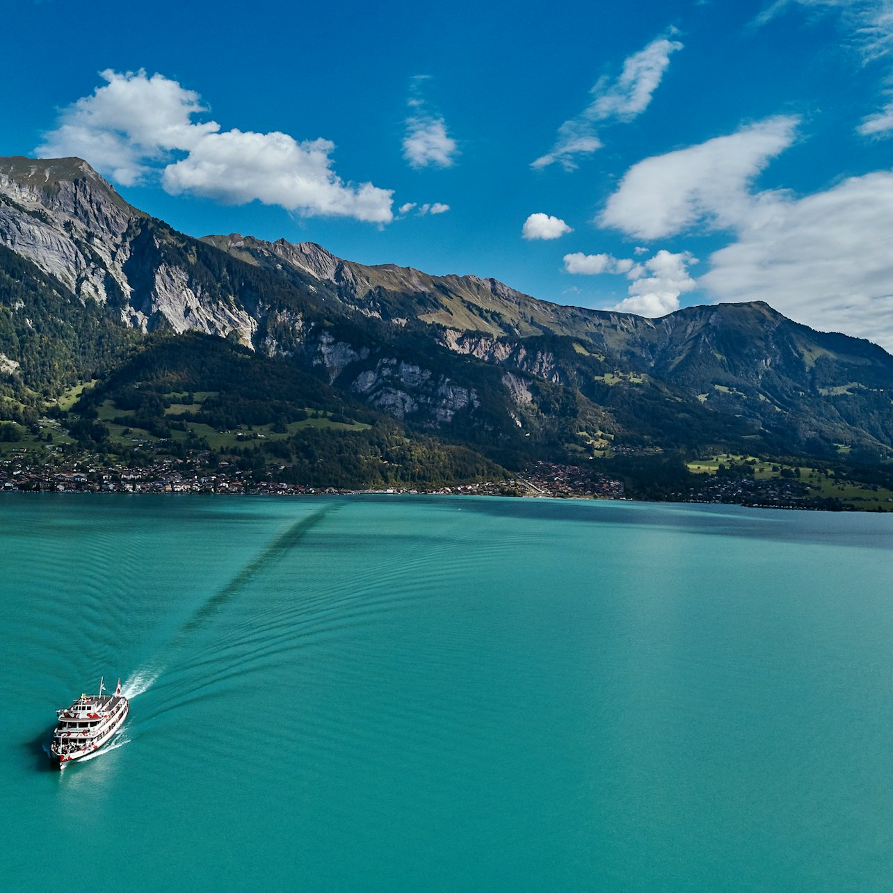 1-Day Boat Pass for Lake Thun & Lake Brienz - Photo 1 of 11