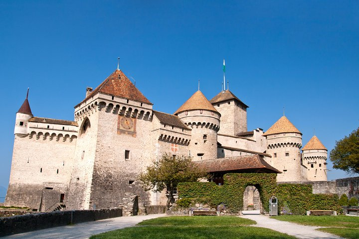 Day Trip to Montreux, Chaplin's World & Chillon Castle& apéritif - Photo 1 of 21