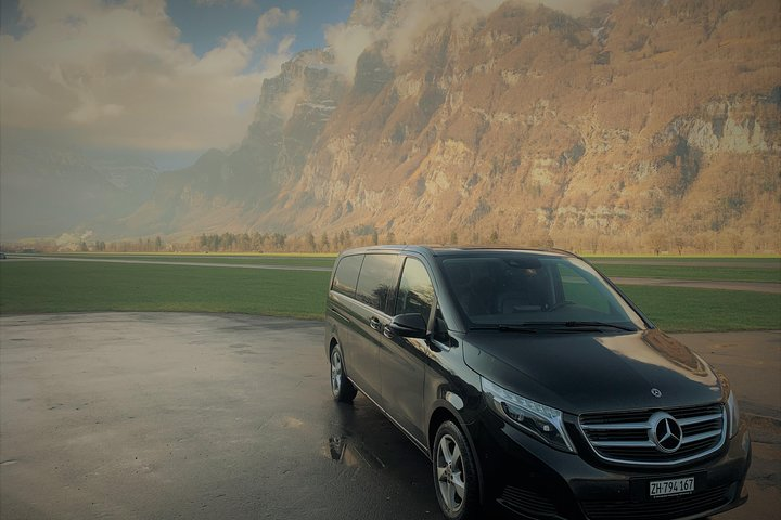 Limousine Service - Shopping assistance & Tour Guide in Zurich & Surroundings - Photo 1 of 6