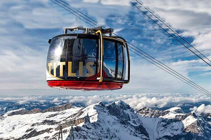 Experience the wonders of Mount Titlis from the TITLIS Rotair soaring 3020 meters high. Marvel at breathtaking views of glaciers and breathtaking snow-capped peaks on this unforgettable adventure.