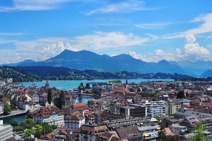 Private 2-hour Walking tour of Lucern with official tour guide - Photo 1 of 8