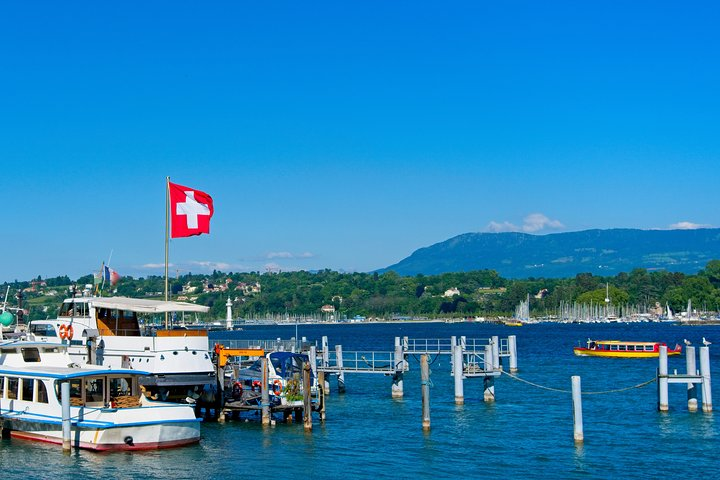 Private Photo Tour PLUS in Geneva - Photo 1 of 10