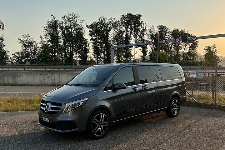 Private transfer from Lauterbrunnen to Zurich Airport - Photo 1 of 14