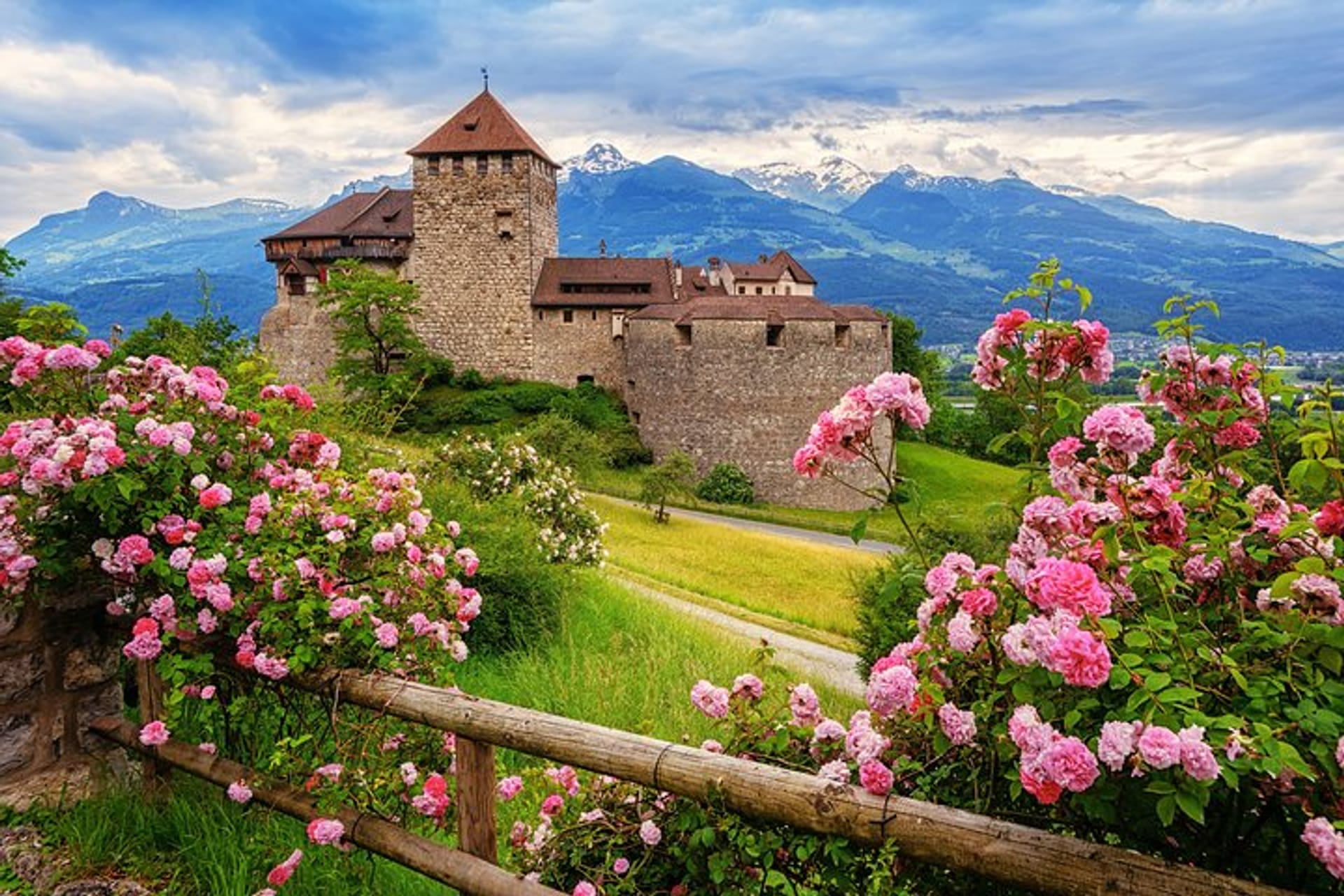 Private Trip from Zurich to Vaduz in Liechtenstein & Swiss